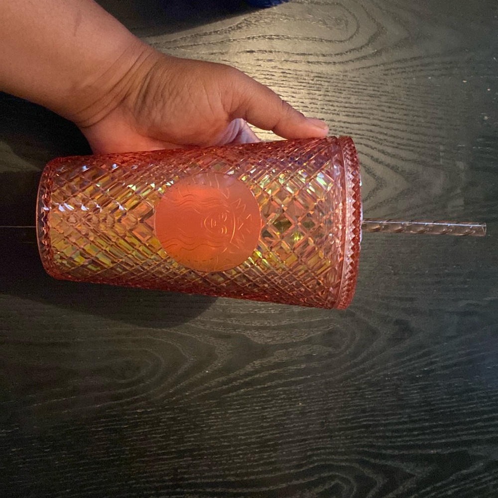 Starbucks 16oz Peach Rose Gold 2021
Holiday Tumbler